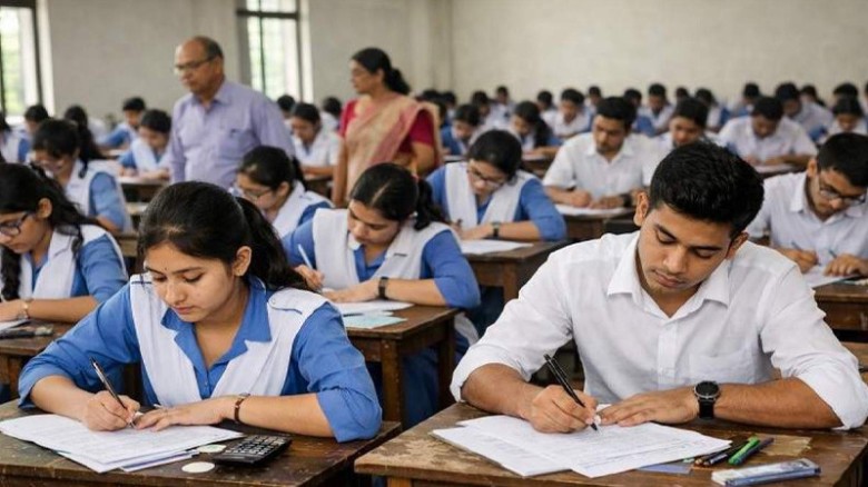সব শিক্ষা বোর্ডে অভিন্ন প্রশ্নে এইচএসসি পরীক্ষা শুরু বৃহস্পত