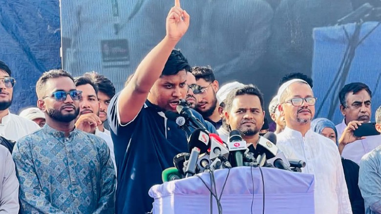 বন্যাদুর্গত মানুষ কষ্টে, মন্ত্রীরা বিদেশ সফরে: হাসনাত আবদুল্