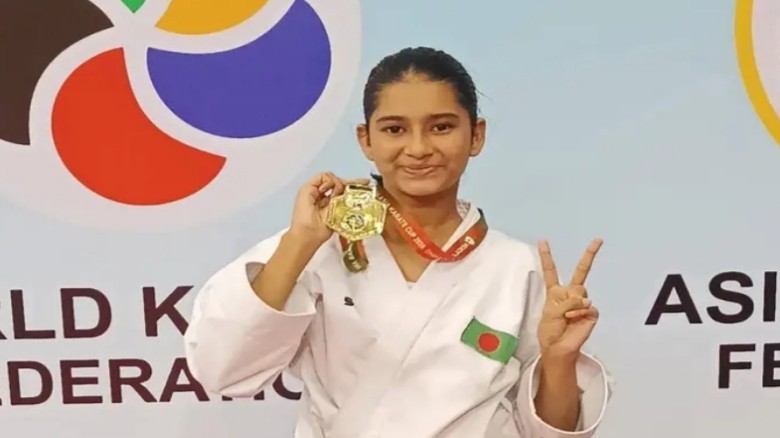 সাউথ এশিয়ান কারাতে চ্যাম্পিয়নশিপে কক্সবাজারের মনিষার স্বর্ণজ