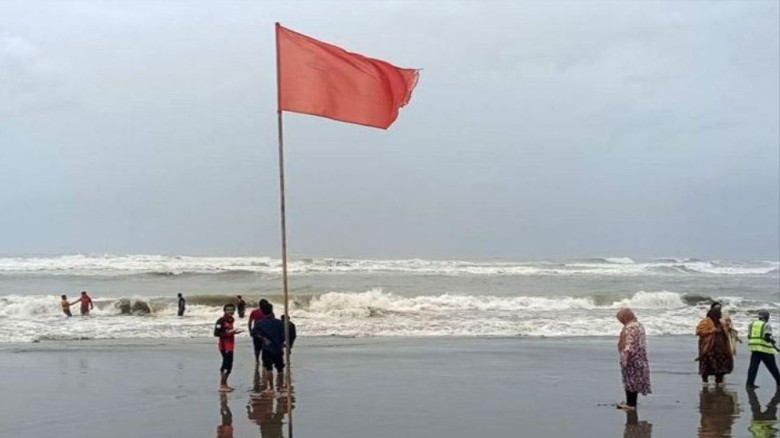 কক্সবাজারসহ চার সমুদ্রবন্দরে ৩ নম্বর স্থানীয় সতর্ক সংকেত