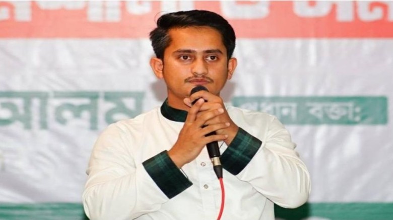 এনসিপির জুলাই পদযাত্রায় সারজিস আলমের গাড়িবহরে হামলার অভিযোগ...