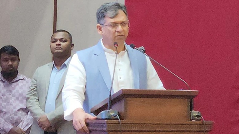 কীসের হাসিনা, তার চেহারা কি দেখা গেছে, প্রশ্ন স্বরাষ্ট্রমন্ত