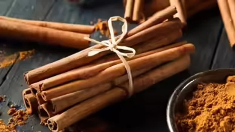 আসল দারুচিনি চেনার সহজ উপায়