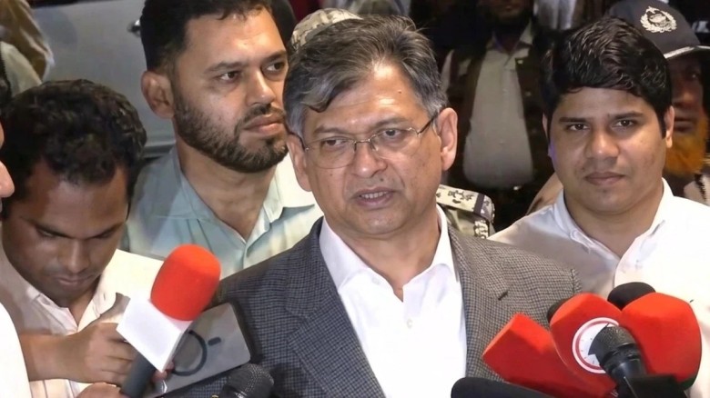 সংবিধানের ৭০ অনুচ্ছেদ পরিবর্তন করা হবে: স্বরাষ্ট্রমন্ত্রী