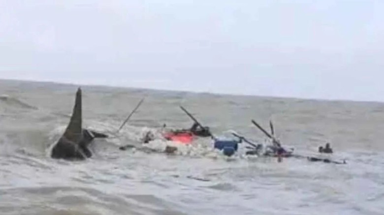 বঙ্গোপসাগরে ট্রলারডুবিতে নিখোঁজ ৫ জেলের লাশ উদ্ধার