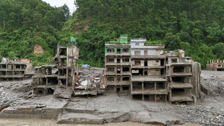 নেপাল-চীন সীমান্তে ভয়াবহ আকস্মিক বন্যায় নিখোঁজ প্রায় ১,৫০০...