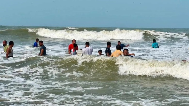 সোনাদিয়ার চরে মিলল নিখোঁজ পর্যটক ইব্রাহিমের মরদেহ