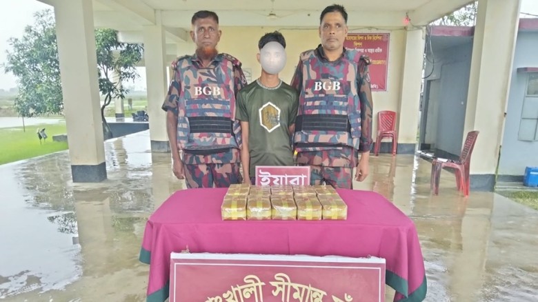 টেকনাফে এক লাখ পিস ইয়াবাসহ তরুণ আটক