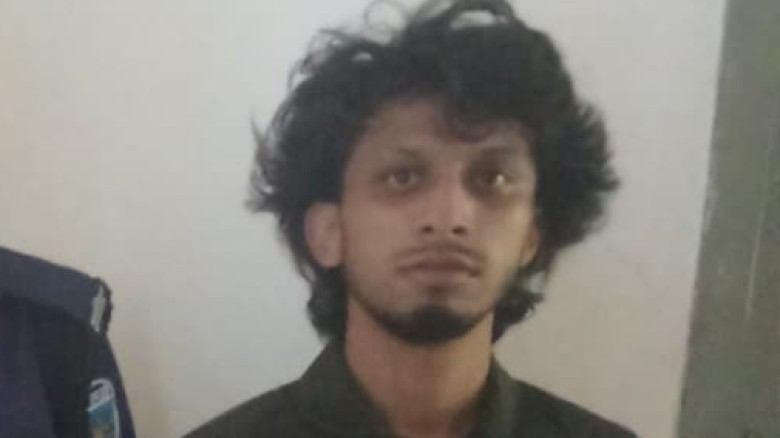 কক্সবাজারে শীর্ষ ছিনতাইকারী সম্রাট গ্রেপ্তার