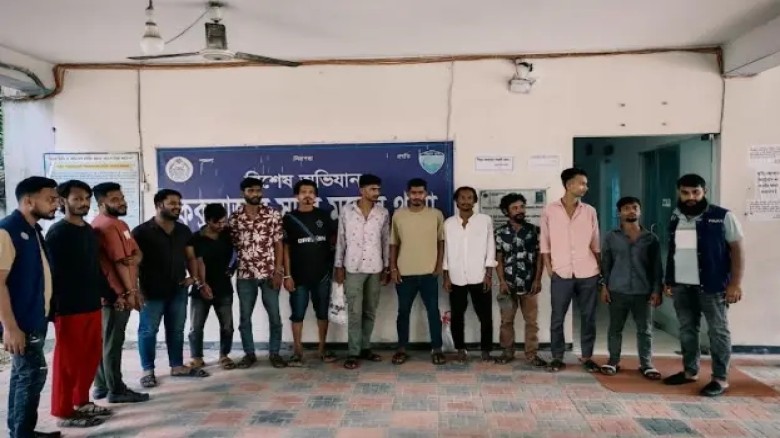 কক্সবাজারে পুলিশের বিশেষ অভিযানে গ্রেপ্তার ২২