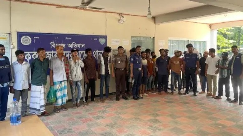 কক্সবাজারে পুলিশের বিশেষ অভিযানে একদিনে ৩০ জন গ্রেপ্তার