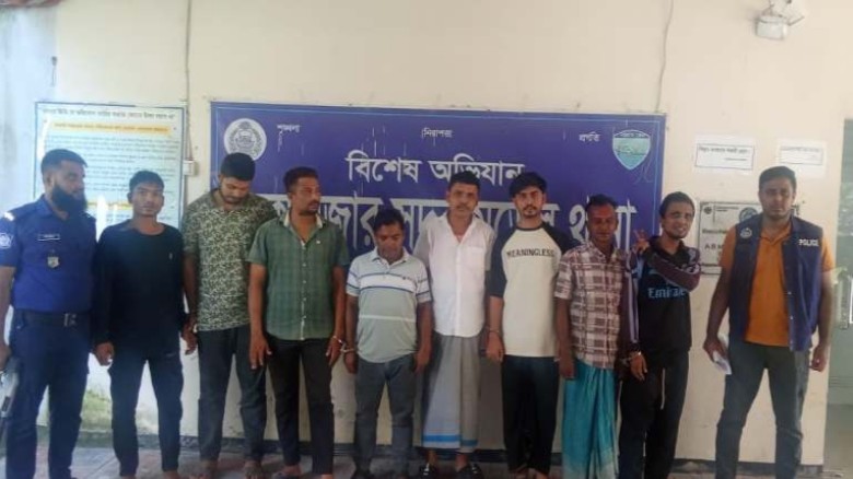 কক্সবাজারে পুলিশের বিশেষ অভিযানে ২৪ ঘণ্টায় গ্রেপ্তার ২০