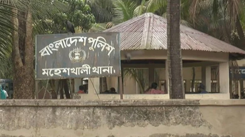মহেশখালীতে চোর সন্দেহে যুবককে খুঁটির সঙ্গে বেঁধে পিটিয়ে হত্য