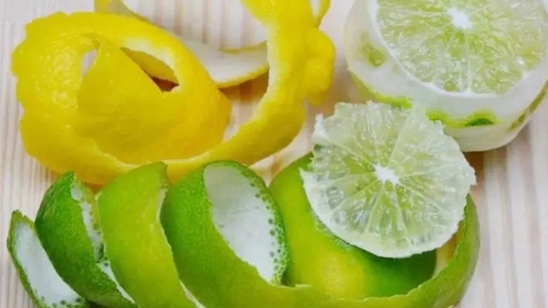 রান্নাঘর পরিষ্কার করতে লেবুর খোসা যেভাবে কাজে লাগাবেন...