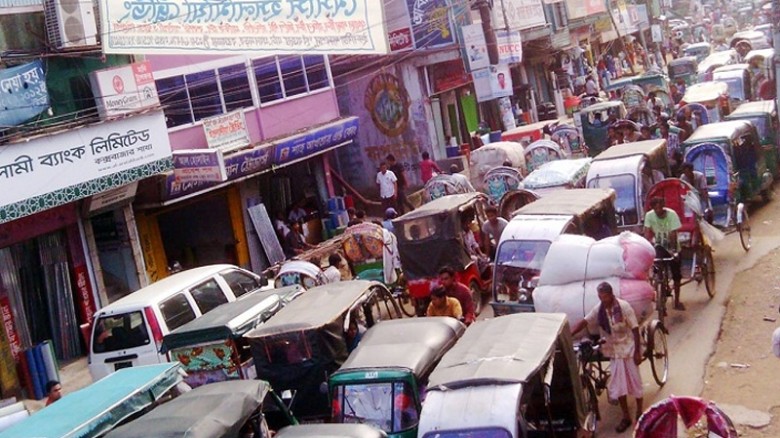 অবৈধ টমটমের দখলে পর্যটন নগরী কক্সবাজার